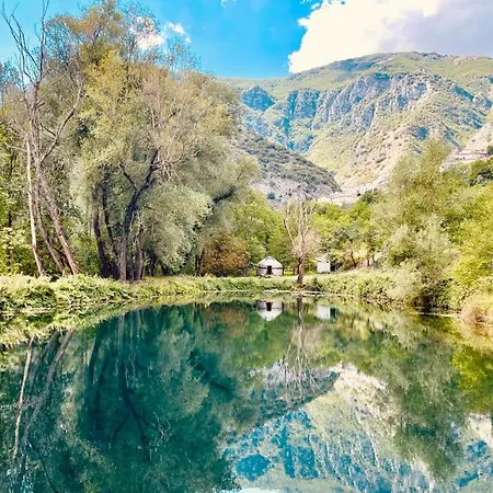 Glamping Retreat I Laghetti Luxury tent